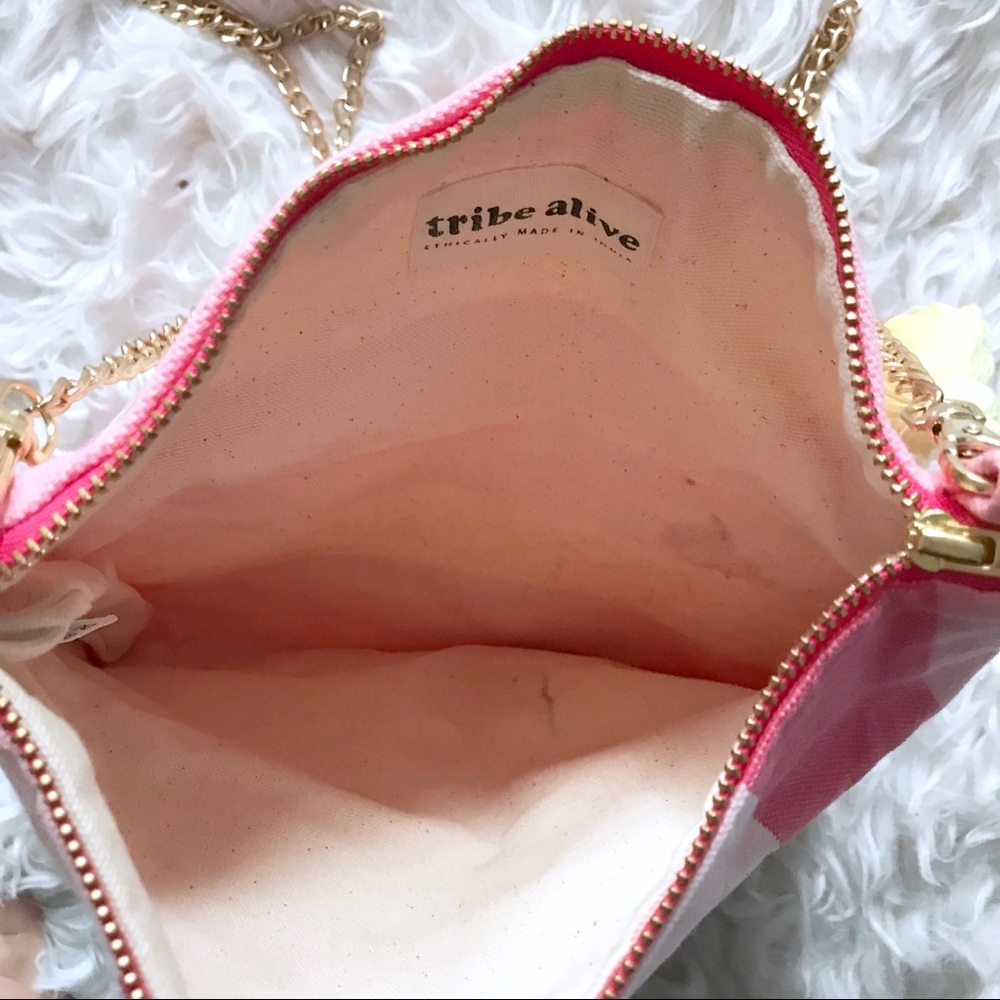 NWT Tribe Alive Convertible Clutch in Coral Stripe - Picture 6 of 7
